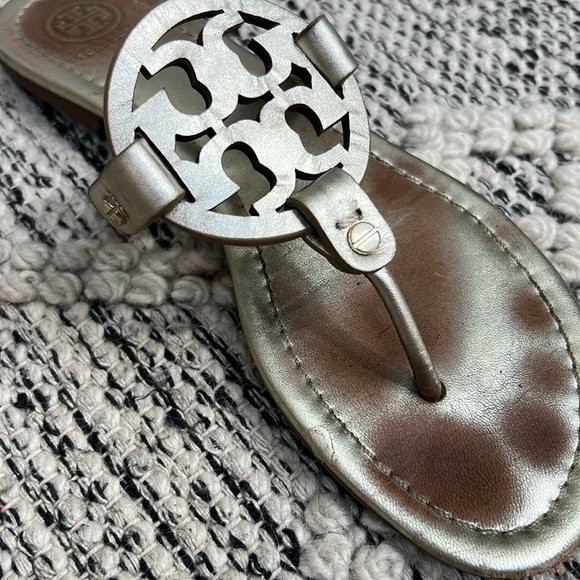 Tory Burch Miller Gold Metallic Sandals. Size 7.5. - Picture 9 of 12